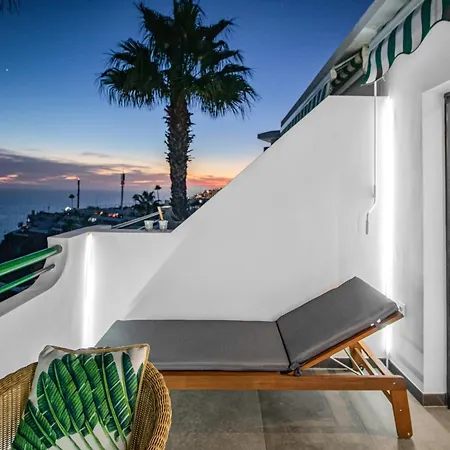 Seascape View Rosa Lägenhet *